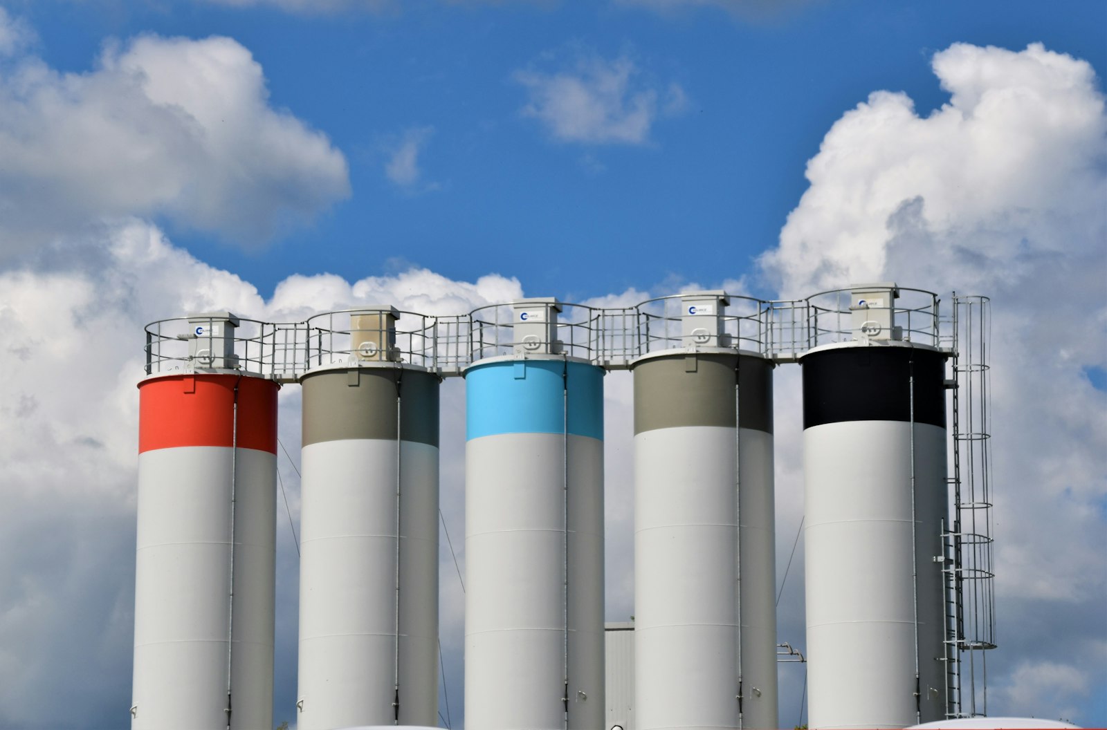 Chemical manufacturing plant